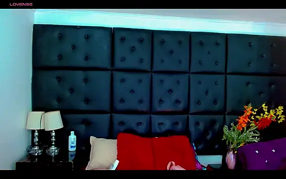 Snapshot of Isalombardi chatting on 28, 4, 2026 Isalombardi online show from 28, 4, 2026
