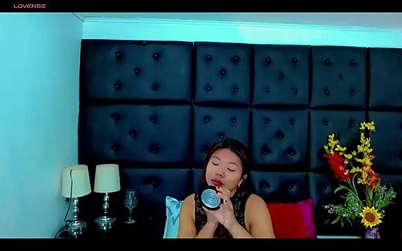 Snapshot of Isalombardi chatting on 5, 5, 2026 Isalombardi online show from 5, 5, 2026