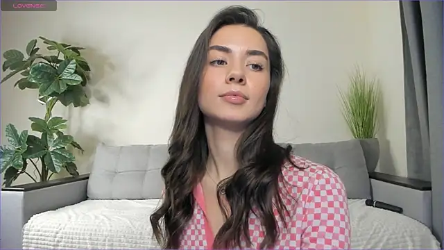 NicoleLuv online show from 2, 2, 2025