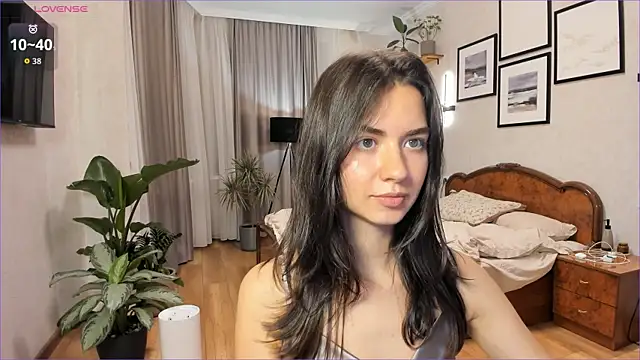 NicoleLuv online show from 17, 9, 2025