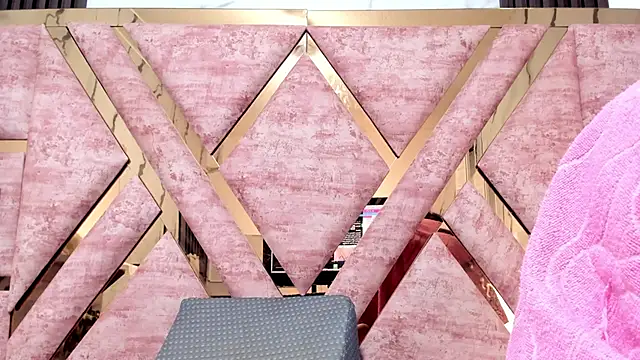 mia alvares online show from 14, 12, 2025