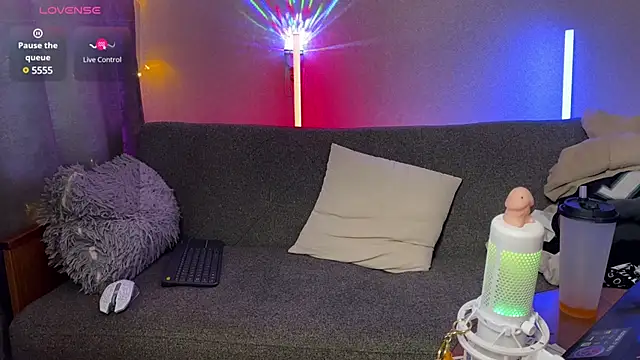 Adam misti online show from 8, 12, 2024