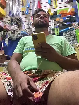 Snapshot of Sheik_z_o chatting on 17, 10, 2025 Sheik z o online show from 17, 10, 2025