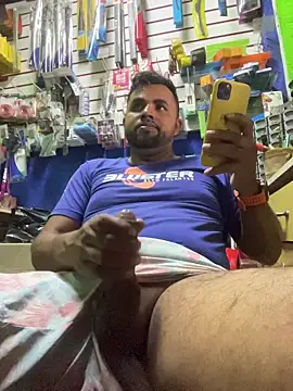 Snapshot of Sheik_z_o chatting on 11, 11, 2025 Sheik z o online show from 11, 11, 2025