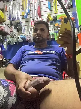 Snapshot of Sheik_z_o chatting on 13, 11, 2025 Sheik z o online show from 13, 11, 2025