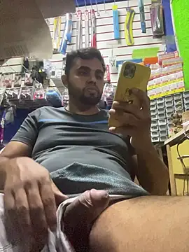 Snapshot of Sheik_z_o chatting on 9, 2, 2026 Sheik z o online show from 9, 2, 2026