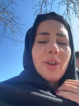 AnaRhodes online show from 4, 3, 2025