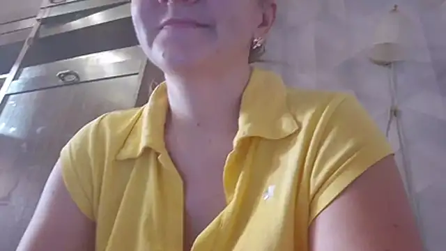 EstrellaWalters online show from 3, 11, 2025