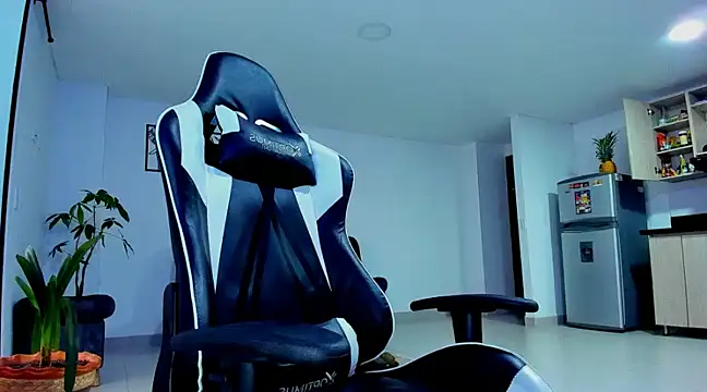 alexander collin02 online show from 4, 2, 2025