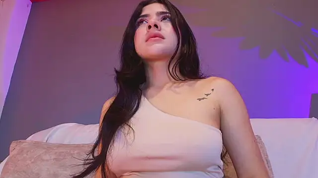 adara johnson   online show from 17, 4, 2026