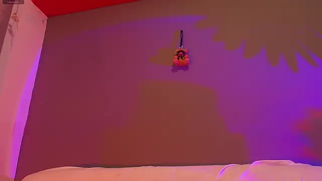 adara johnson   online show from 19, 4, 2026