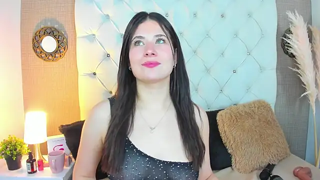 ValeryLovee online show from 1, 2, 2025