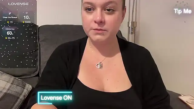 NaughtyWifeUK online show from 4, 12, 2024