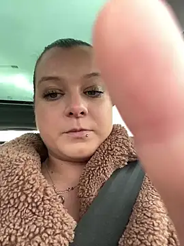 NaughtyWifeUK online show from 18, 12, 2024