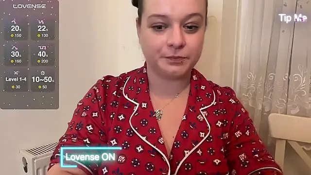 NaughtyWifeUK online show from 23, 12, 2024