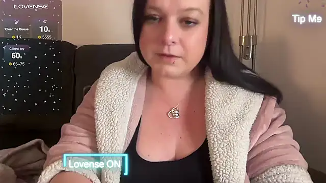 NaughtyWifeUK online show from 5, 2, 2025