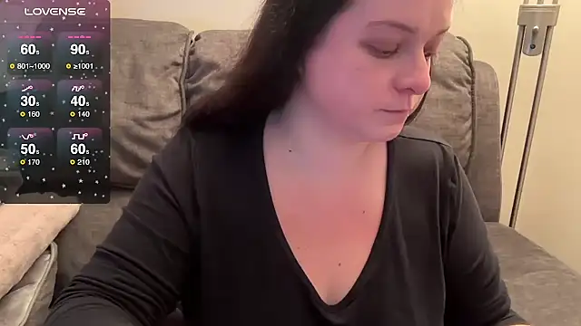 NaughtyWifeUK online show from 16, 4, 2026