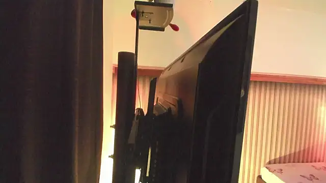 Daisy  rose online show from 22, 4, 2026