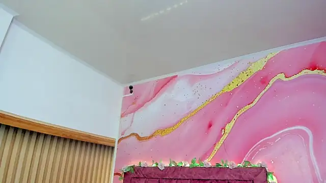 Daisy  rose online show from 23, 4, 2026