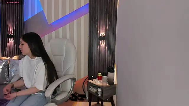 emily layton online show from 1, 2, 2025