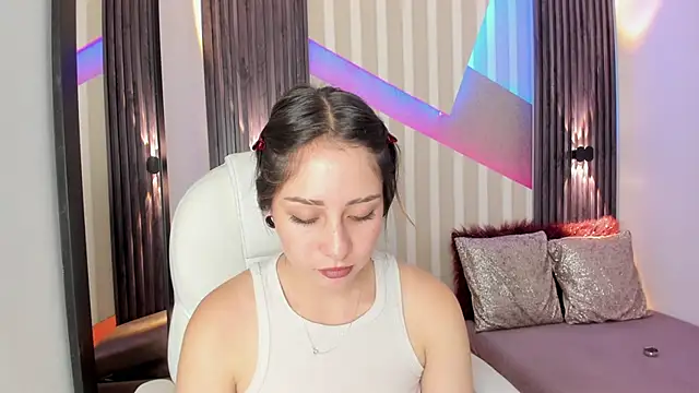 emily layton online show from 19, 9, 2025