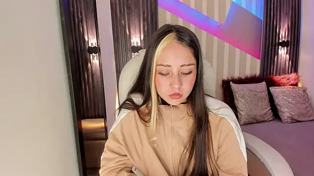 emily layton online show from 22, 9, 2025