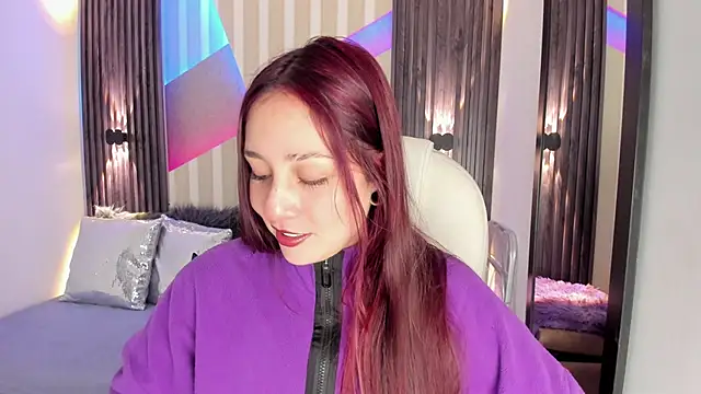 emily layton online show from 24, 11, 2025