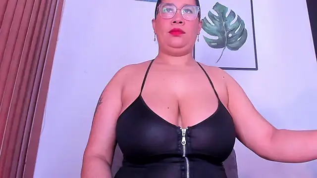 Snapshot of alondrabigtits chatting on 29, 4, 2026 alondrabigtits online show from 29, 4, 2026