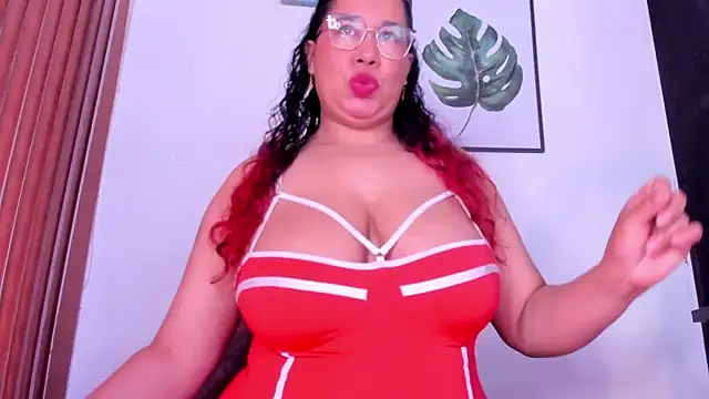 Snapshot of alondrabigtits chatting on 1, 5, 2026 alondrabigtits online show from 1, 5, 2026