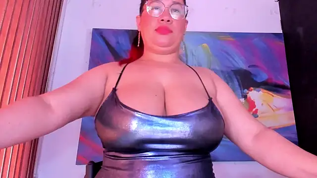 Snapshot of alondrabigtits chatting on 31, 5, 2026 alondrabigtits online show from 31, 5, 2026
