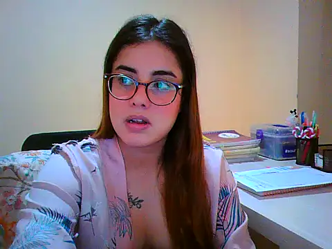 Snapshot of maliamiller chatting on 2, 11, 2025 maliamiller online show from 2, 11, 2025