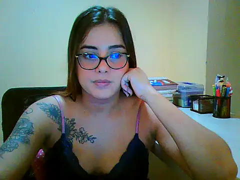 Snapshot of maliamiller chatting on 19, 2, 2026 maliamiller online show from 19, 2, 2026
