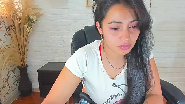 Aisha 09 online show from 1, 3, 2025