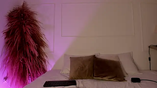 Snapshot of _ashleymiller chatting on 14, 2, 2025 ashleymiller online show from 14, 2, 2025