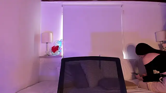 Snapshot of _ashleymiller chatting on 8, 3, 2025 ashleymiller online show from 8, 3, 2025