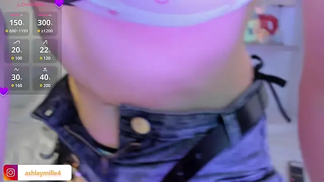 Snapshot of _ashleymiller chatting on 11, 3, 2025 ashleymiller online show from 11, 3, 2025