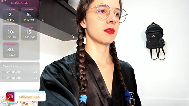 Snapshot of _ashleymiller chatting on 10, 9, 2025 ashleymiller online show from 10, 9, 2025