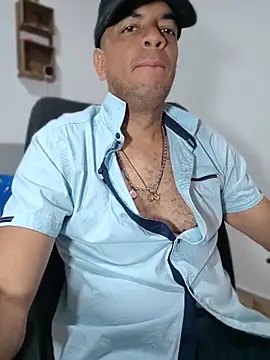 Snapshot of latinmartin73 chatting on 2, 5, 2026 latinmartin73 online show from 2, 5, 2026