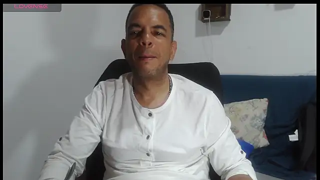 Snapshot of latinmartin73 chatting on 10, 5, 2026 latinmartin73 online show from 10, 5, 2026