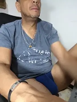 Snapshot of latinmartin73 chatting on 8, 6, 2026 latinmartin73 online show from 8, 6, 2026