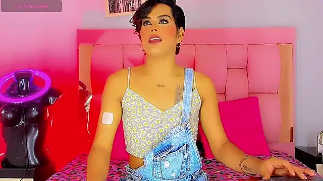 Snapshot of Aistrid_gate chatting on 18, 10, 2025 Aistrid gate online show from 18, 10, 2025