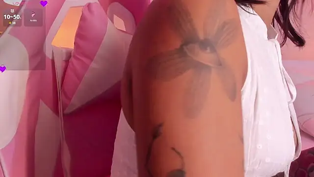 Snapshot of soy_jess03 chatting on 14, 10, 2025 soy jess03 online show from 14, 10, 2025