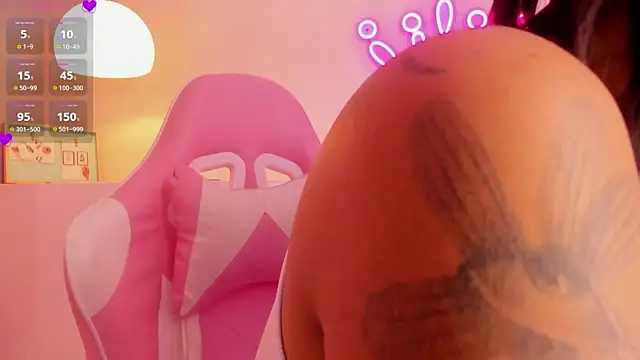 Snapshot of soy_jess03 chatting on 21, 10, 2025 soy jess03 online show from 21, 10, 2025