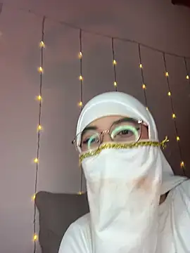 Snapshot of Maisa_issa chatting on 3, 3, 2025 Maisa issa online show from 3, 3, 2025