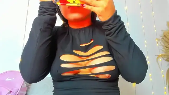 Snapshot of Maisa_issa chatting on 7, 10, 2025 Maisa issa online show from 7, 10, 2025