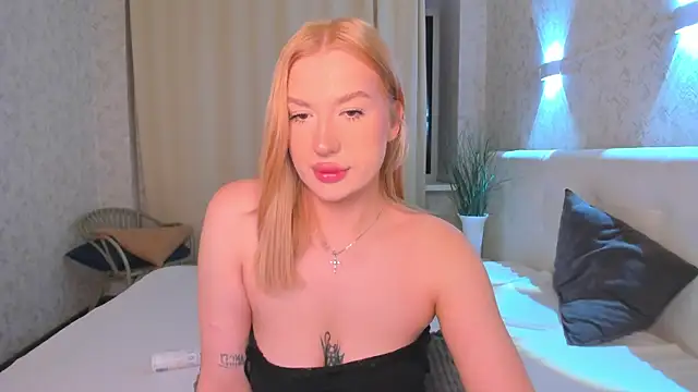 Emma  Leee online show from 25, 2, 2026