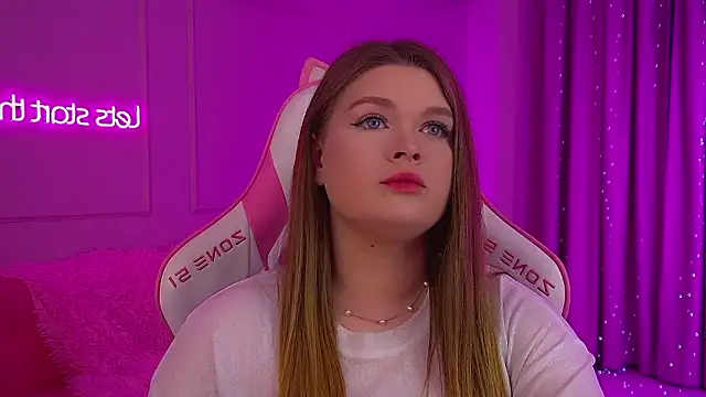 Snapshot of CrystalLyons chatting on 3, 2, 2026 CrystalLyons online show from 3, 2, 2026