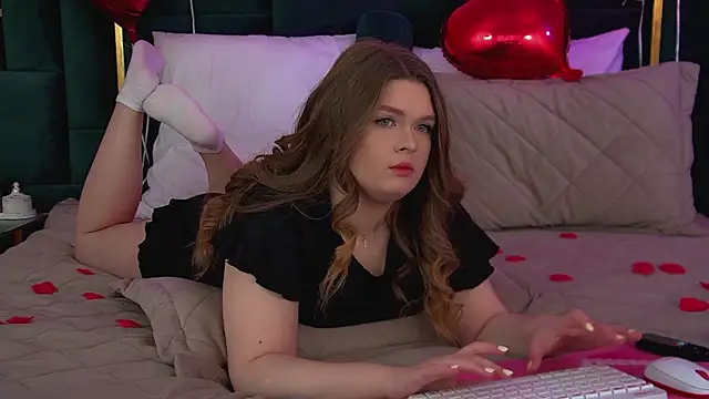 Snapshot of CrystalLyons chatting on 10, 2, 2026 CrystalLyons online show from 10, 2, 2026