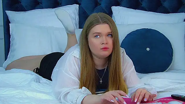 CrystalLyons online show from 28, 4, 2026