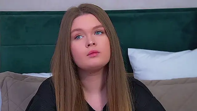 CrystalLyons online show from 30, 4, 2026